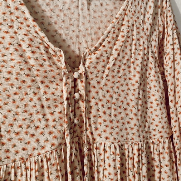 American Eagle Outfitters - Picture 1 of 3